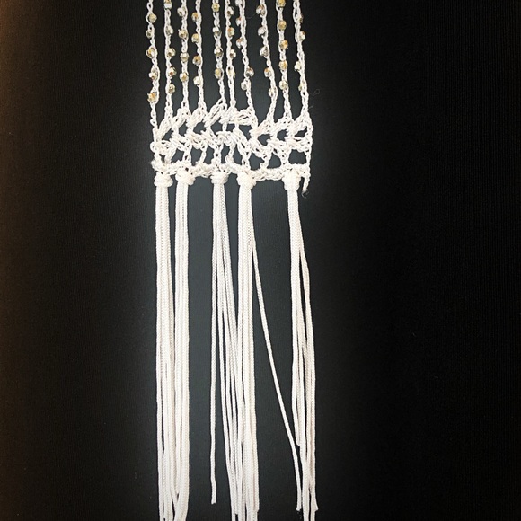 Stunning creme fringe beaded macrame scarf - Picture 4 of 4